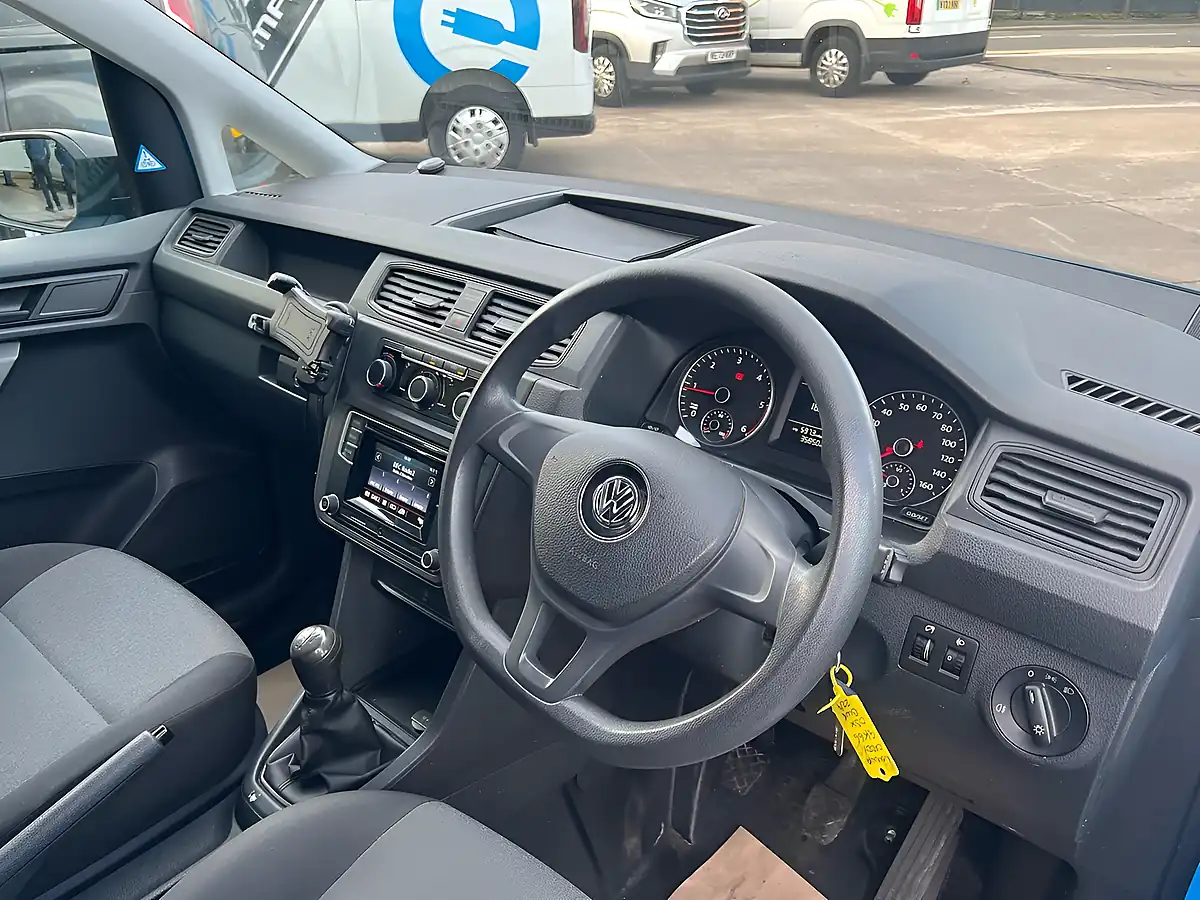 Used 2016 Volkswagen Caddy Maxi C20 Bluemotion Tech Startline Blue - Interior and Exterior details 19