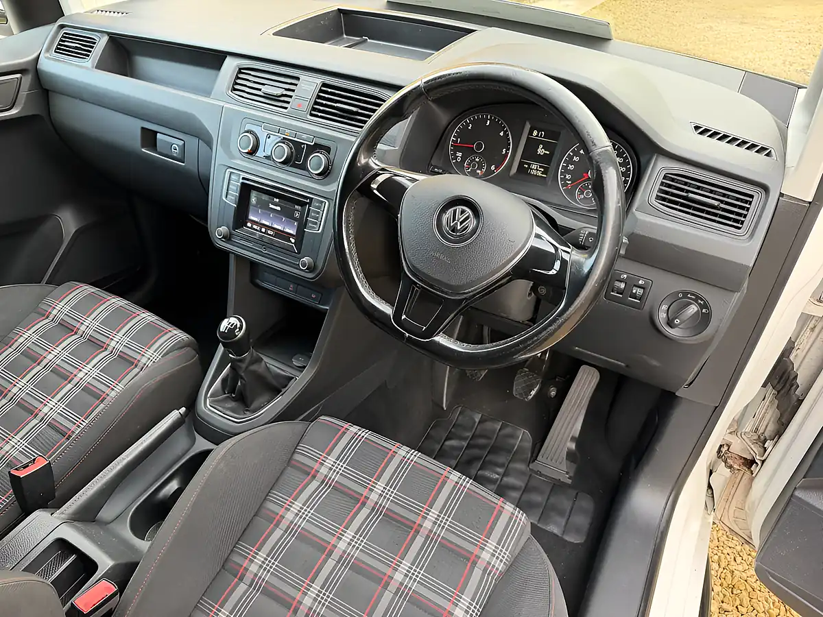 Used 2016 Volkswagen Caddy Maxi Highline White - Interior and Exterior details 14