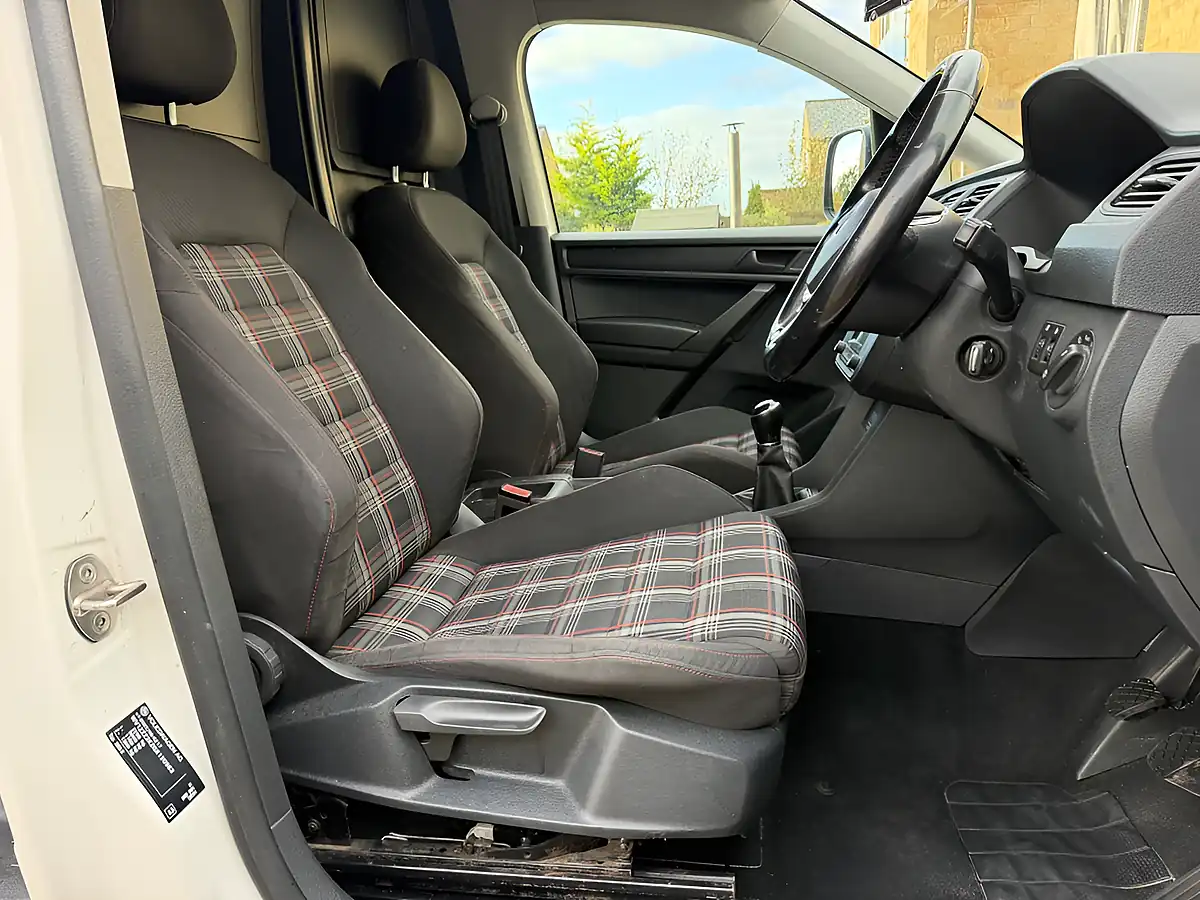 Used 2016 Volkswagen Caddy Maxi Highline White - Interior and Exterior details 3