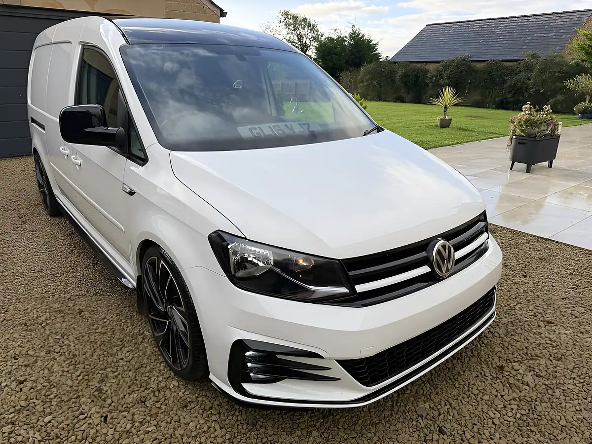 Used 2016 Volkswagen Caddy Maxi Highline White - Interior and Exterior details 5