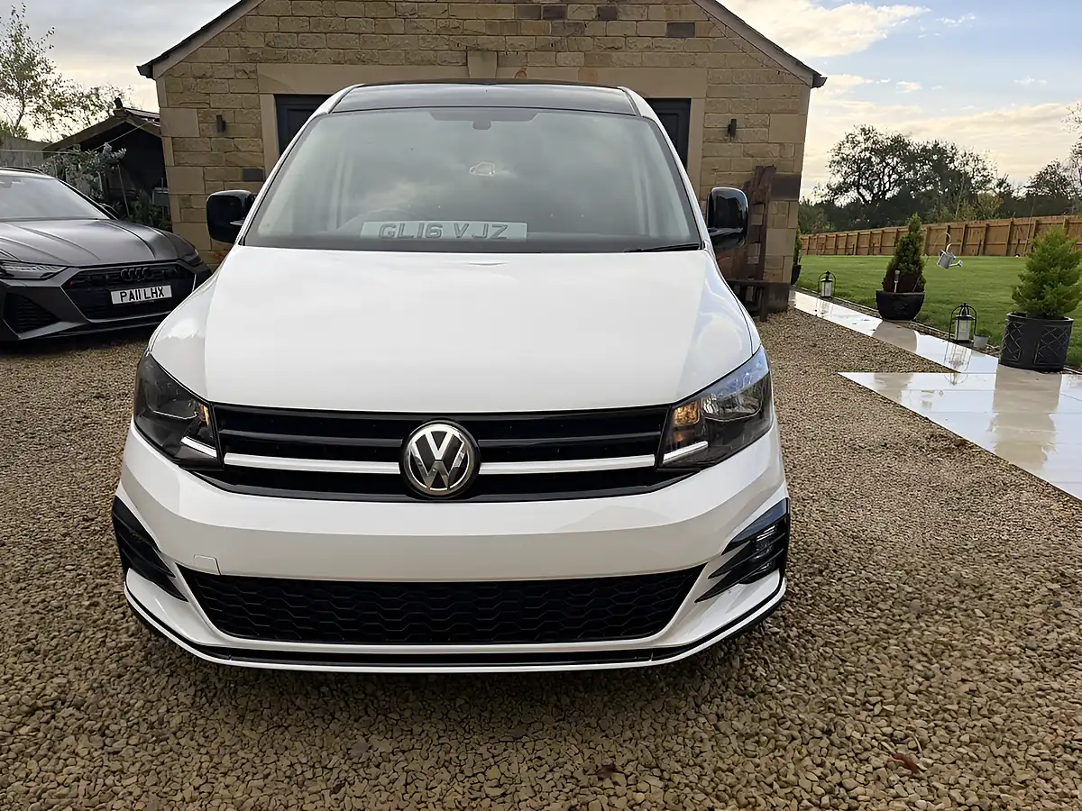 Used 2016 Volkswagen Caddy Maxi Highline White - Interior and Exterior details 6