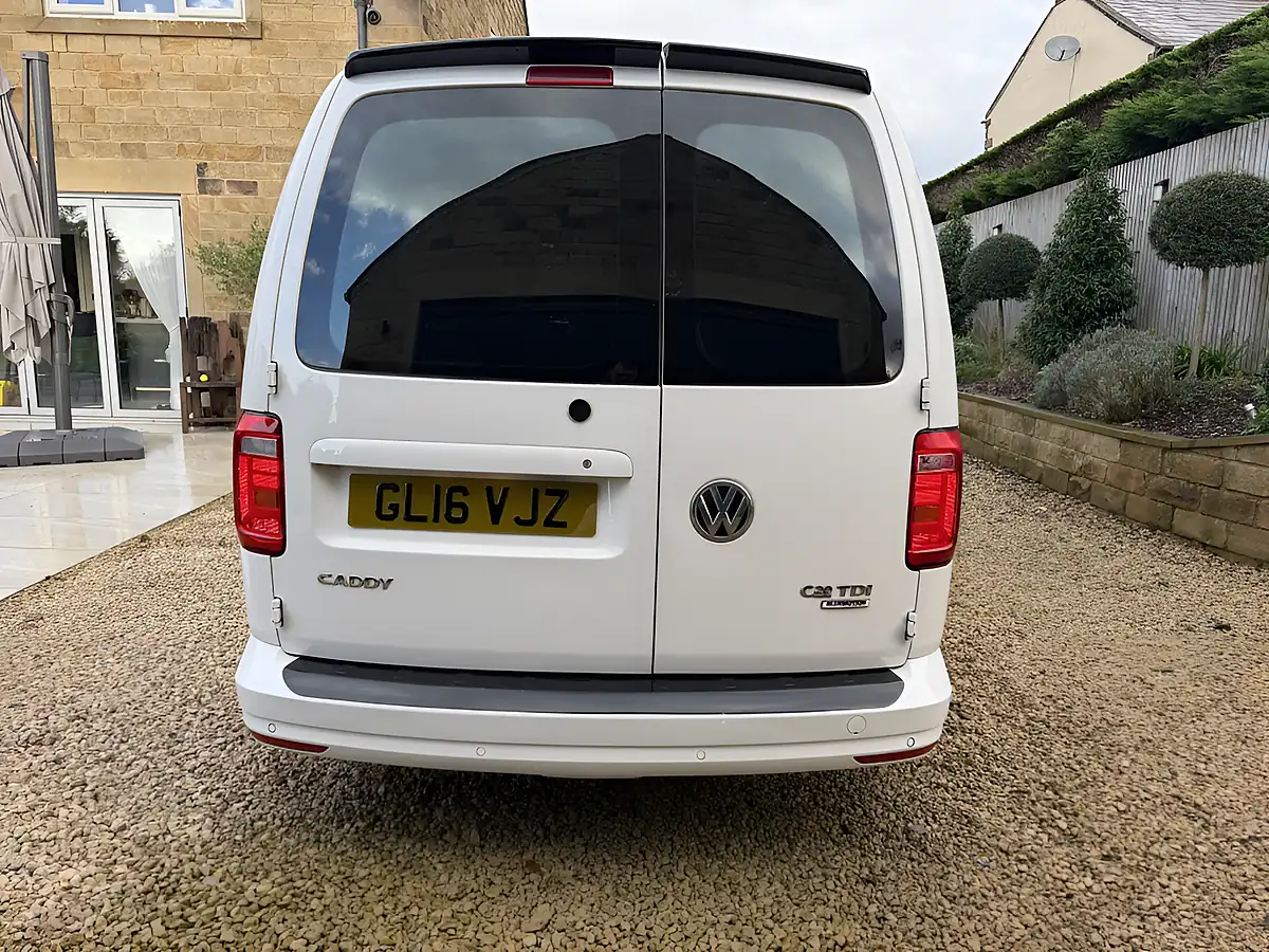 Used 2016 Volkswagen Caddy Maxi Highline White - Interior and Exterior details 8