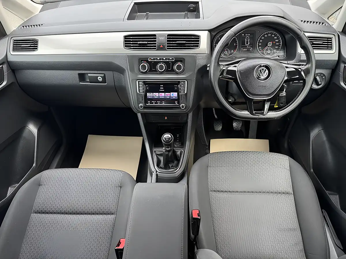 Used 2016 Volkswagen Caddy Maxi Life Silver - Interior and Exterior details 14