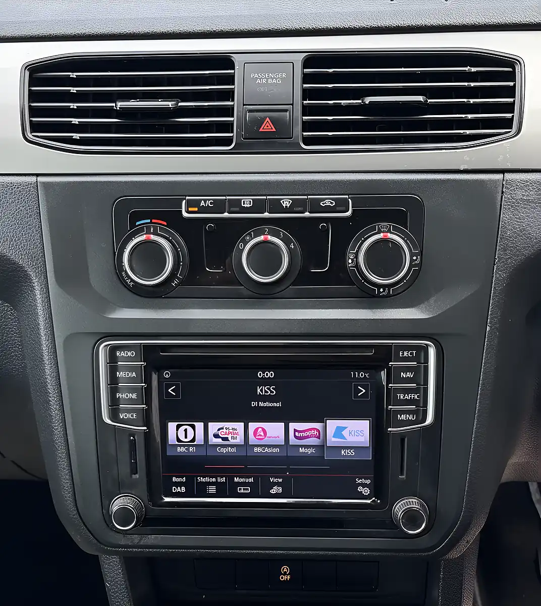 Used 2016 Volkswagen Caddy Maxi Life Silver - Interior and Exterior details 16