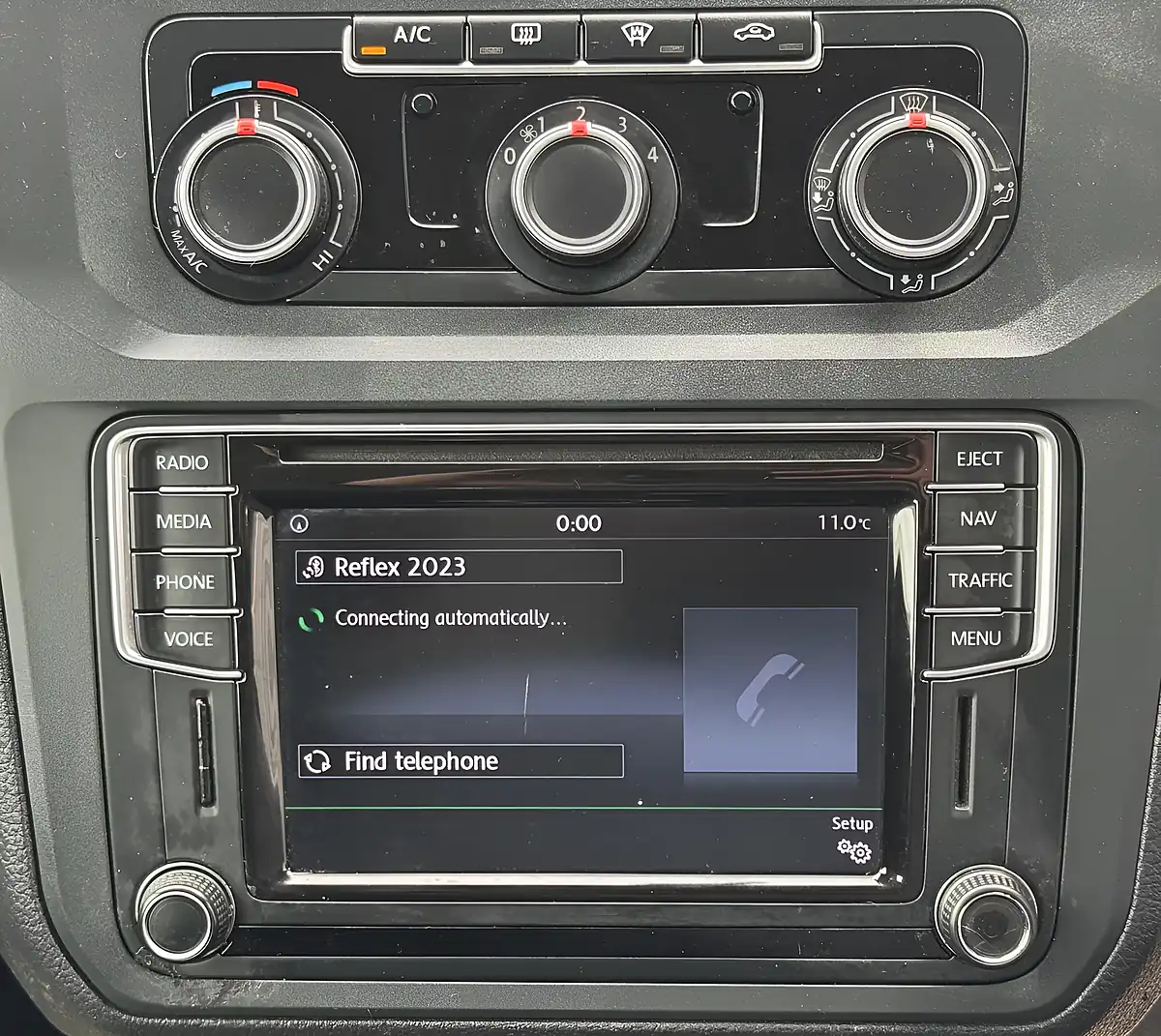Used 2016 Volkswagen Caddy Maxi Life Silver - Interior and Exterior details 17