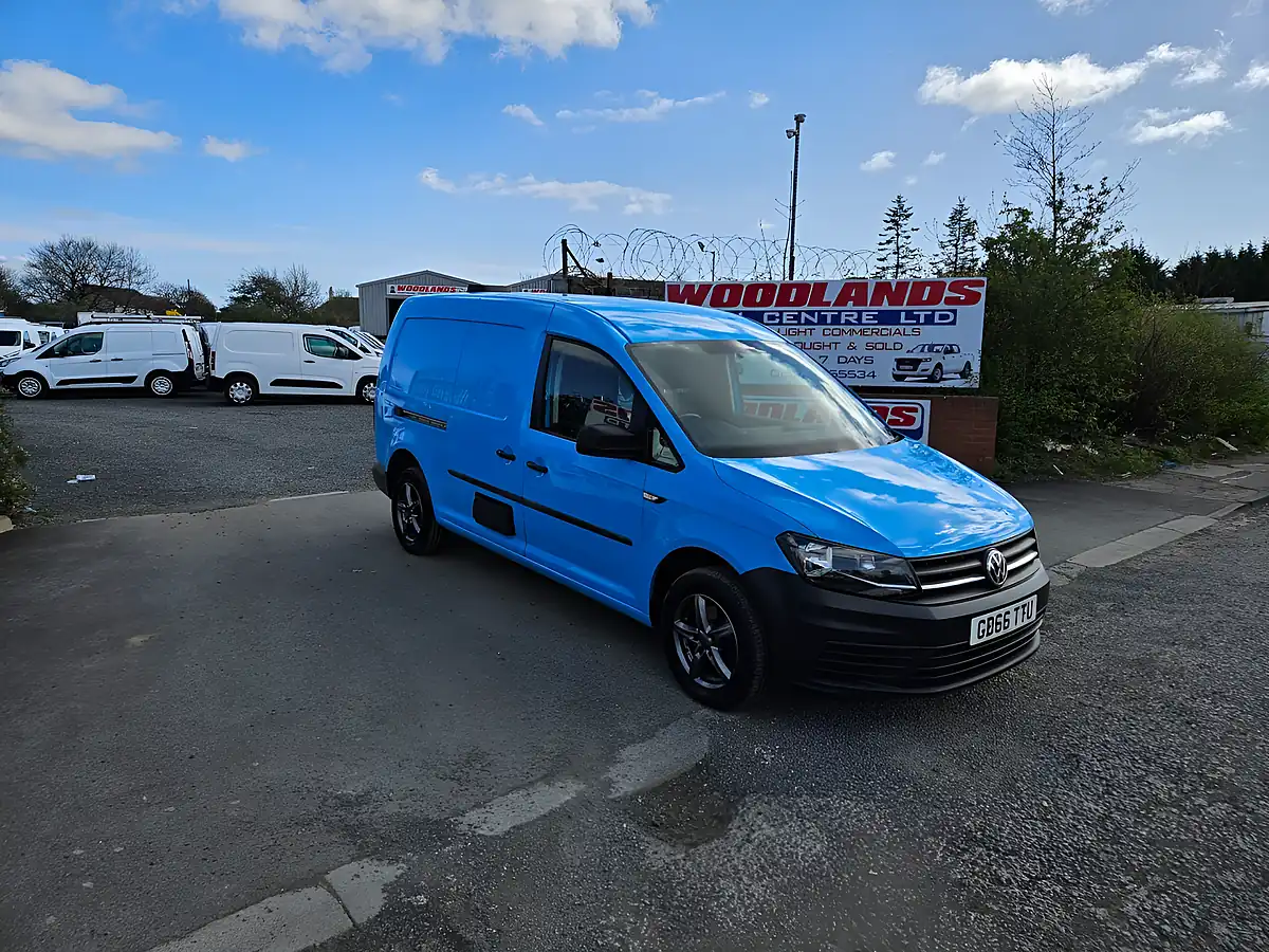 Used 2016 Volkswagen Caddy Maxi Startline Blue - Front View