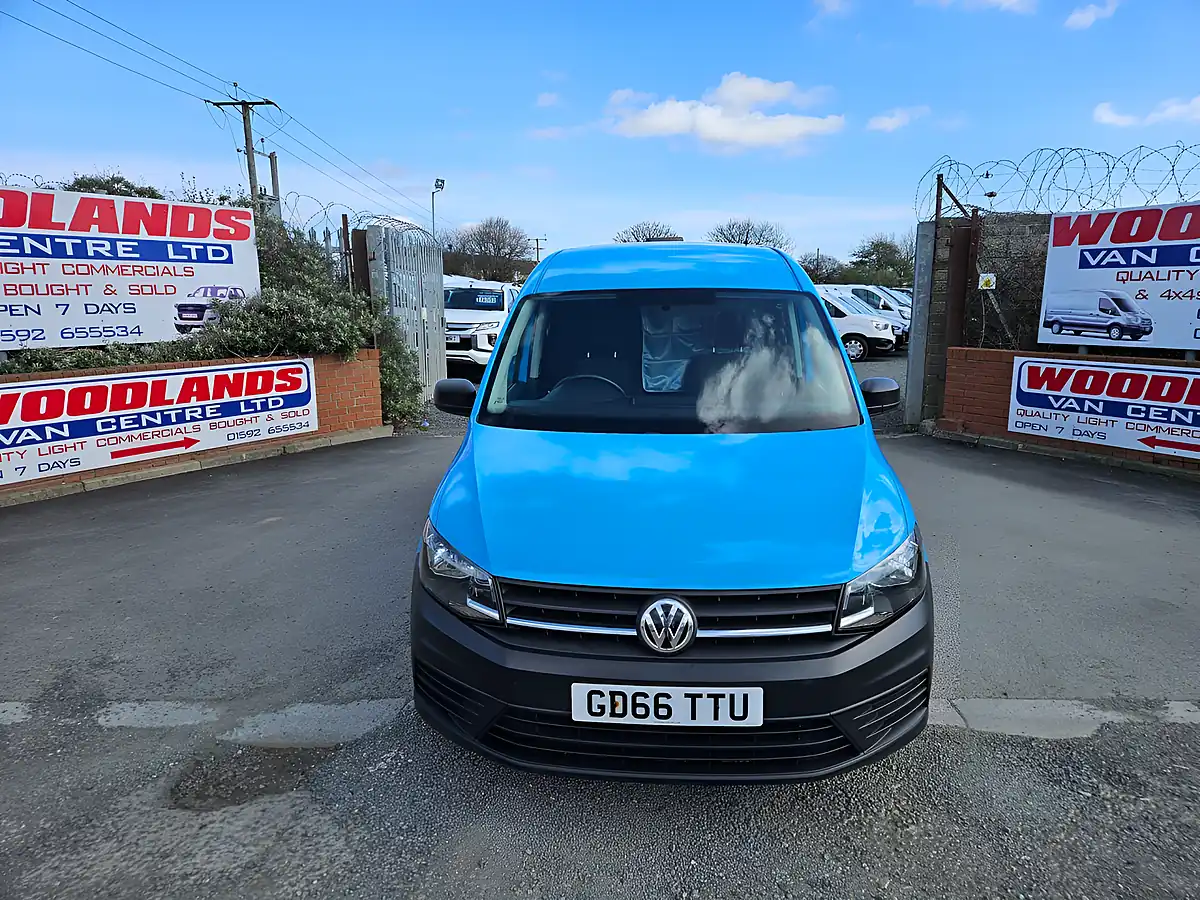 Used 2016 Volkswagen Caddy Maxi Startline Blue - Interior and Exterior details 3
