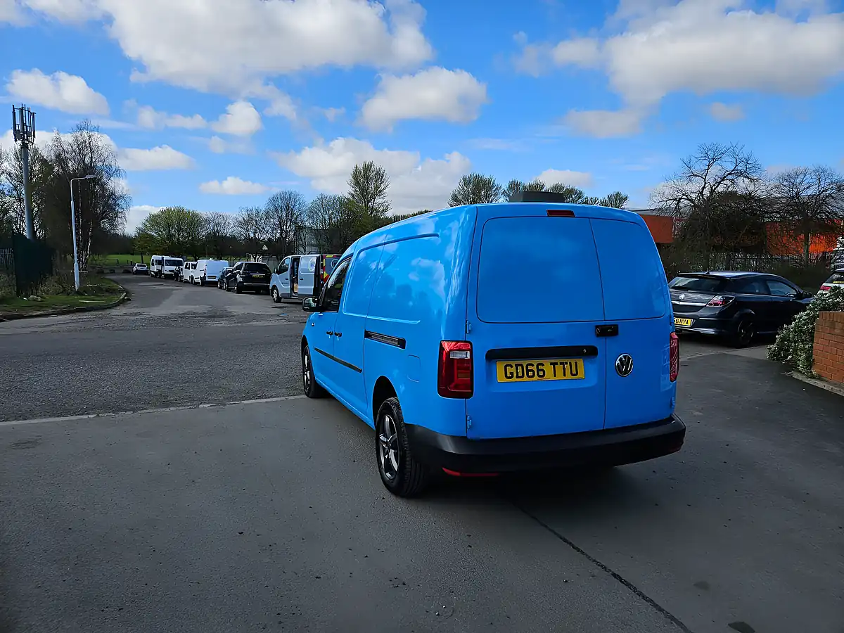 Used 2016 Volkswagen Caddy Maxi Startline Blue - Interior and Exterior details 6