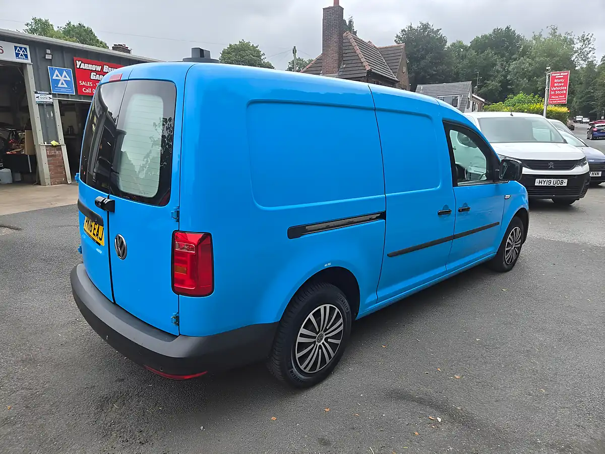 Used 2016 Volkswagen Caddy Maxi Startline Blue - Interior and Exterior details 12
