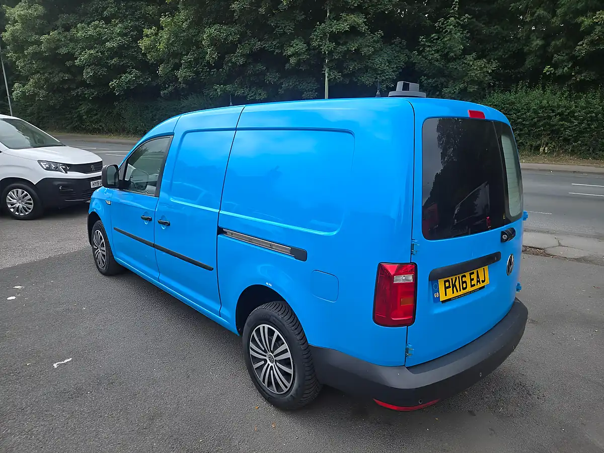 Used 2016 Volkswagen Caddy Maxi Startline Blue - Interior and Exterior details 8
