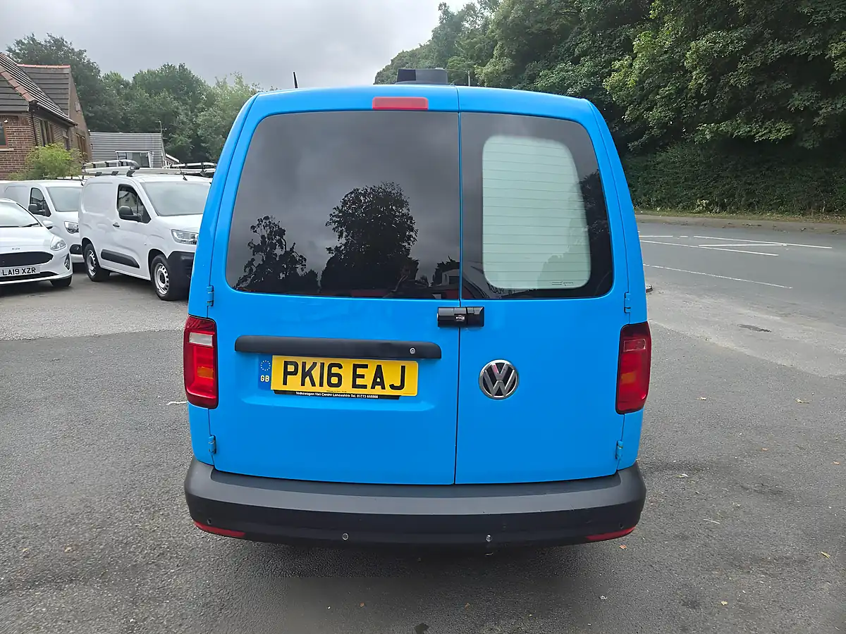 Used 2016 Volkswagen Caddy Maxi Startline Blue - Interior and Exterior details 9