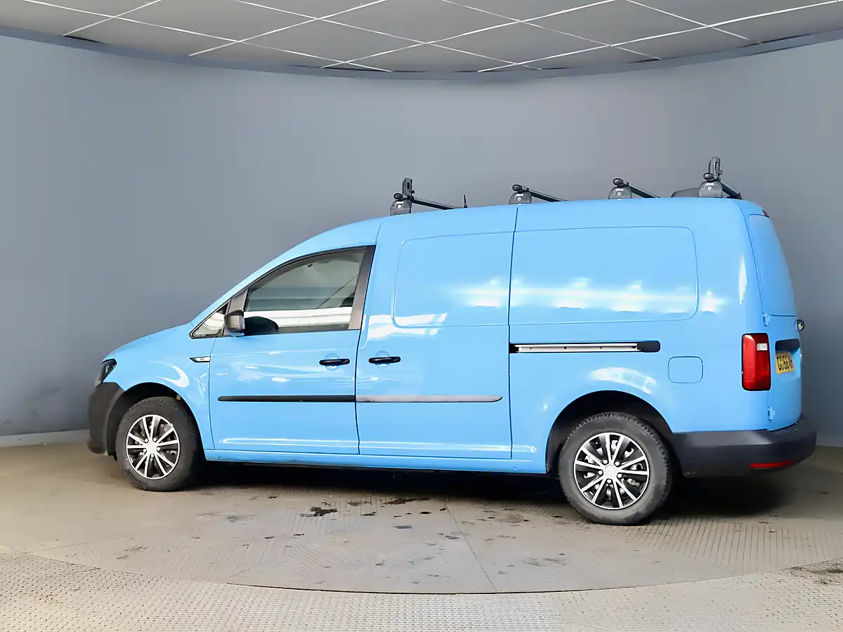 Used 2016 Volkswagen Caddy Maxi Startline Lwb Blue - Interior and Exterior details 3