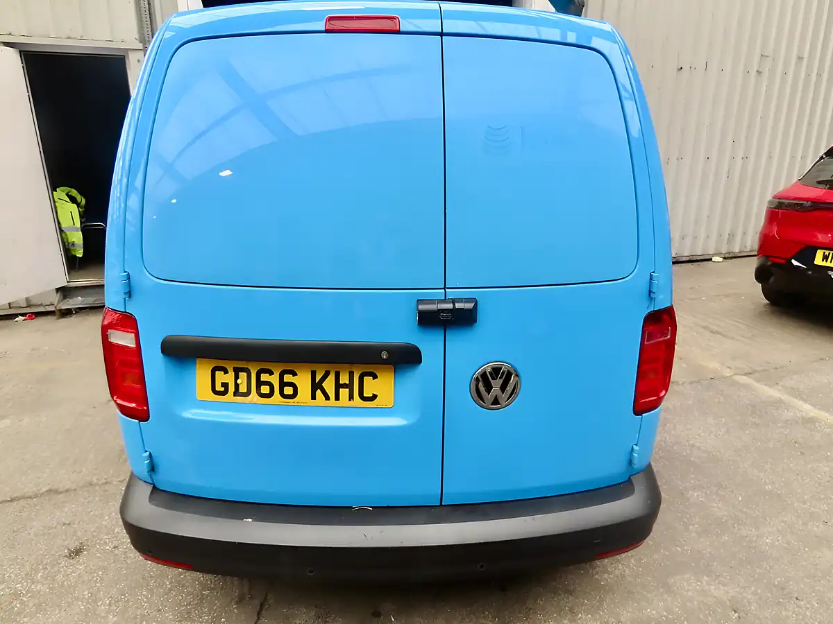 Used 2016 Volkswagen Caddy Maxi Startline Lwb Blue - Interior and Exterior details 6