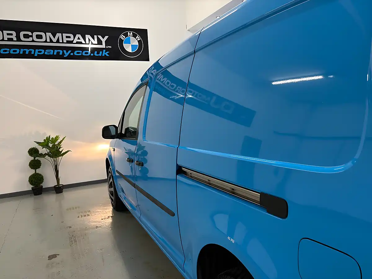 Used 2016 Volkswagen Caddy Maxi Startline Lwb Blue - Interior and Exterior details 11