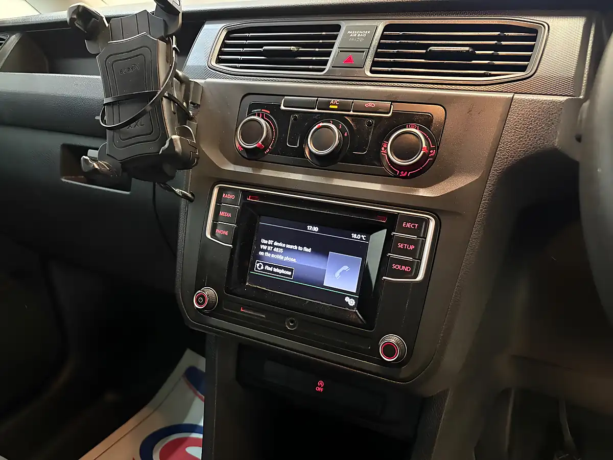 Used 2016 Volkswagen Caddy Maxi Startline Lwb Blue - Interior and Exterior details 19