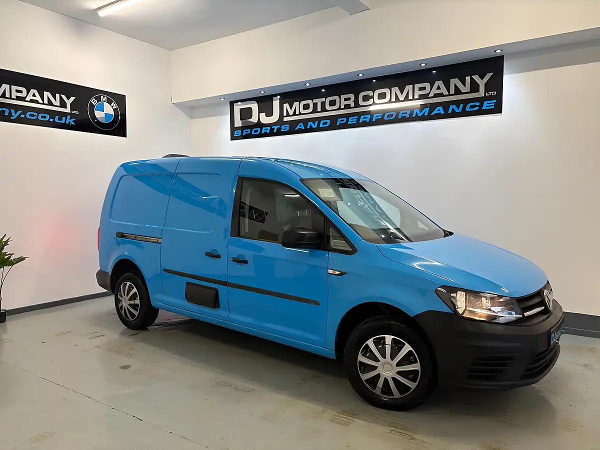Used 2016 Volkswagen Caddy Maxi Startline Lwb Blue - Interior and Exterior details 5