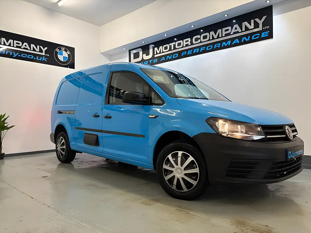 Used 2016 Volkswagen Caddy Maxi Startline Lwb Blue - Interior and Exterior details 8