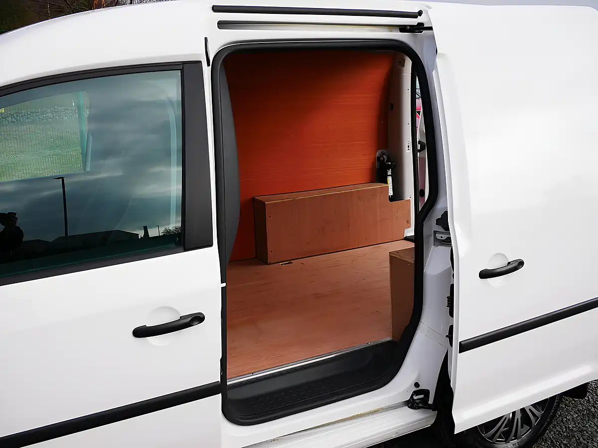 Used 2016 Volkswagen Caddy Startline White - Interior and Exterior details 11