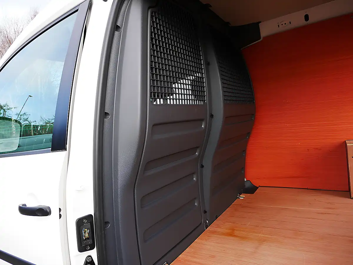 Used 2016 Volkswagen Caddy Startline White - Interior and Exterior details 13