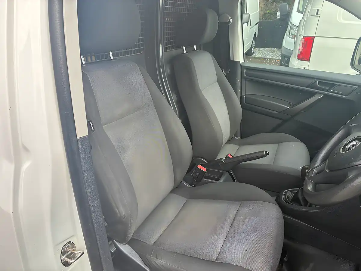 Used 2016 Volkswagen Caddy Trendline White - Interior and Exterior details 11
