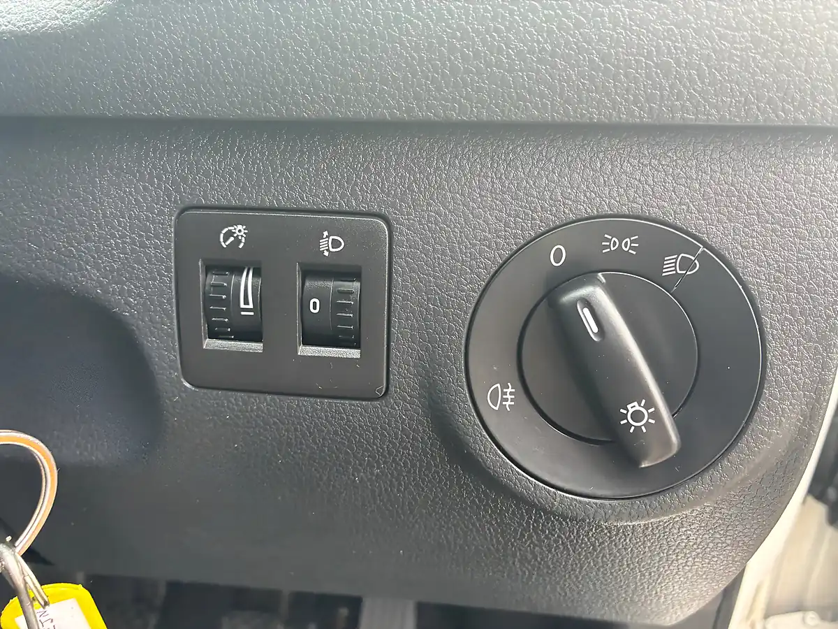 Used 2016 Volkswagen Caddy Trendline White - Interior and Exterior details 12