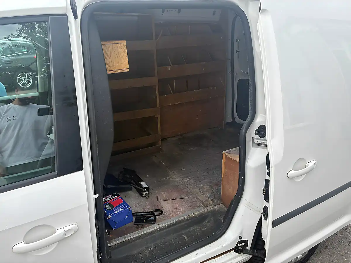 Used 2016 Volkswagen Caddy Trendline White - Interior and Exterior details 16