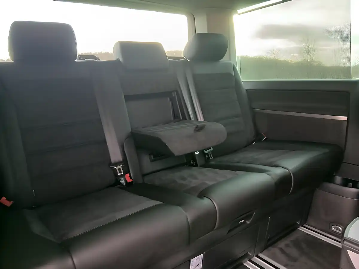 Used 2016 Volkswagen Caravelle Generation Six Red - Interior and Exterior details 16