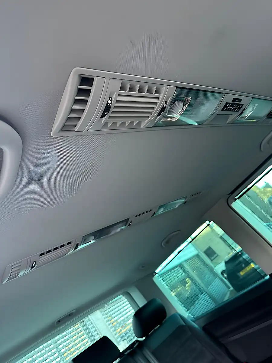 Used 2016 Volkswagen Caravelle Generation Six Red - Interior and Exterior details 9