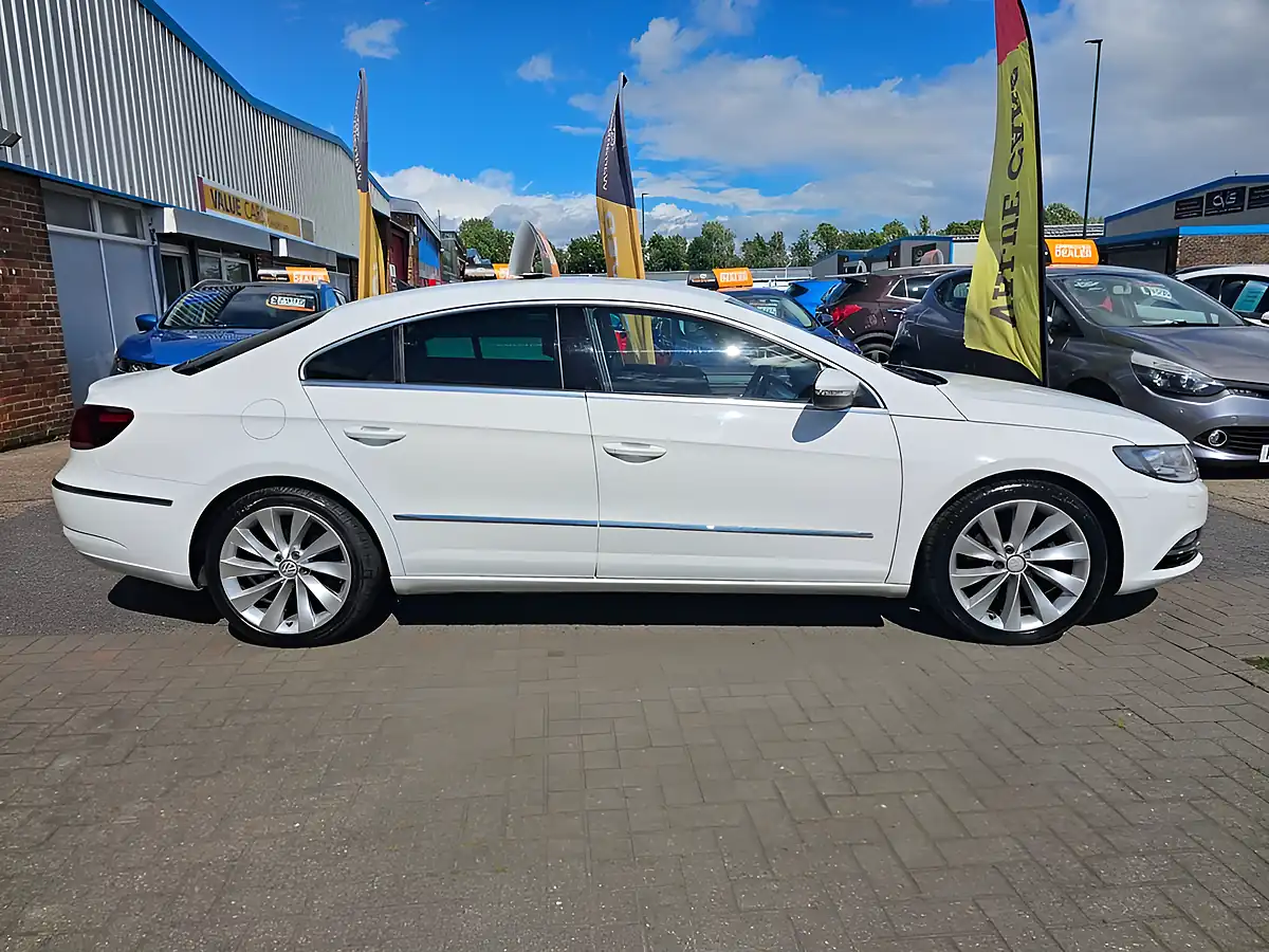 Used 2016 Volkswagen Cc GT White - Interior and Exterior details 5