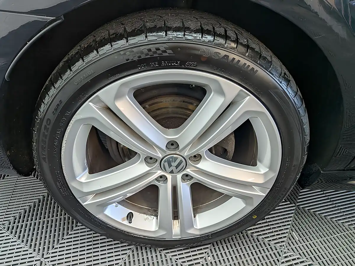 Used 2016 Volkswagen Cc R-Line Black - Interior and Exterior details 10