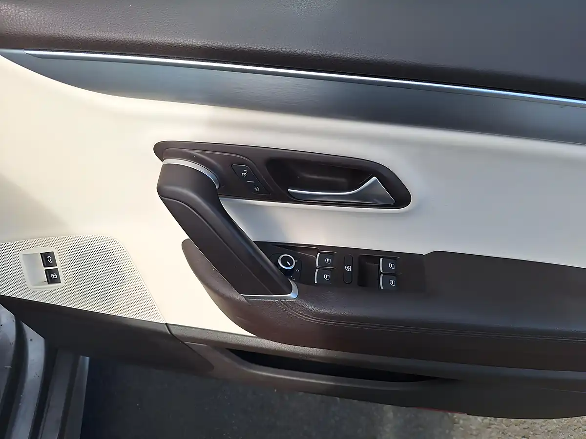 Used 2016 Volkswagen Cc R-Line Brown - Interior and Exterior details 13