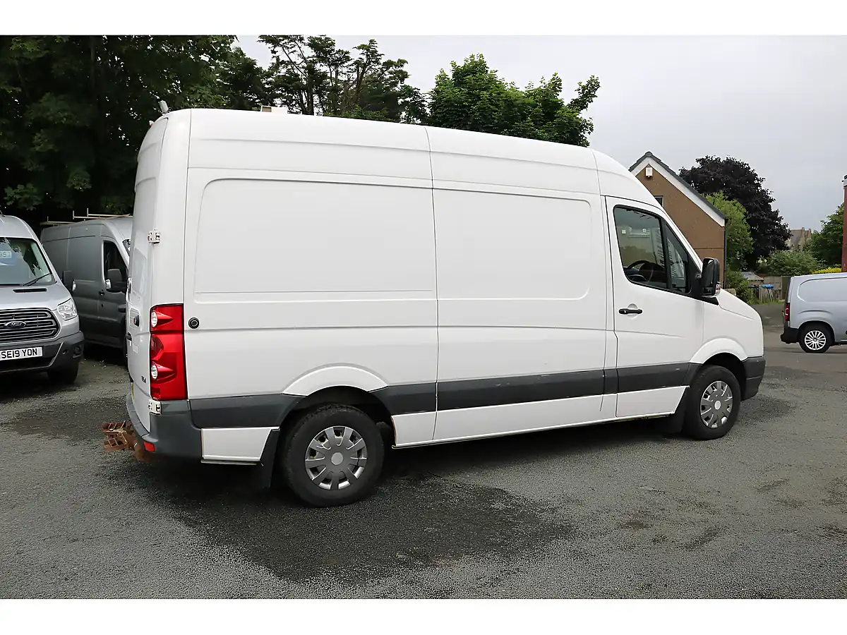 Used 2016 Volkswagen Crafter Cr35 H/R P/V White - Interior and Exterior details 10