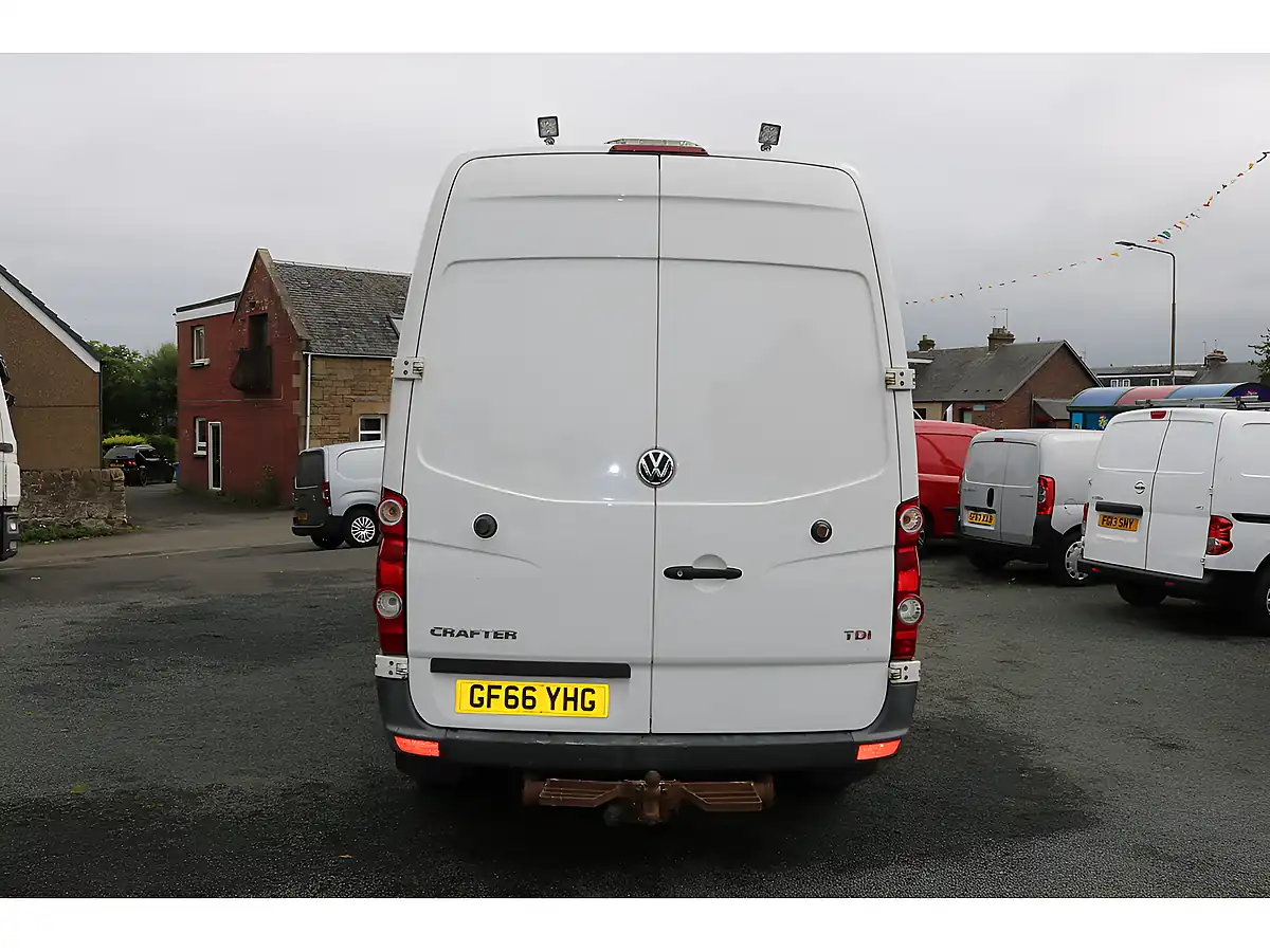 Used 2016 Volkswagen Crafter Cr35 H/R P/V White - Interior and Exterior details 7