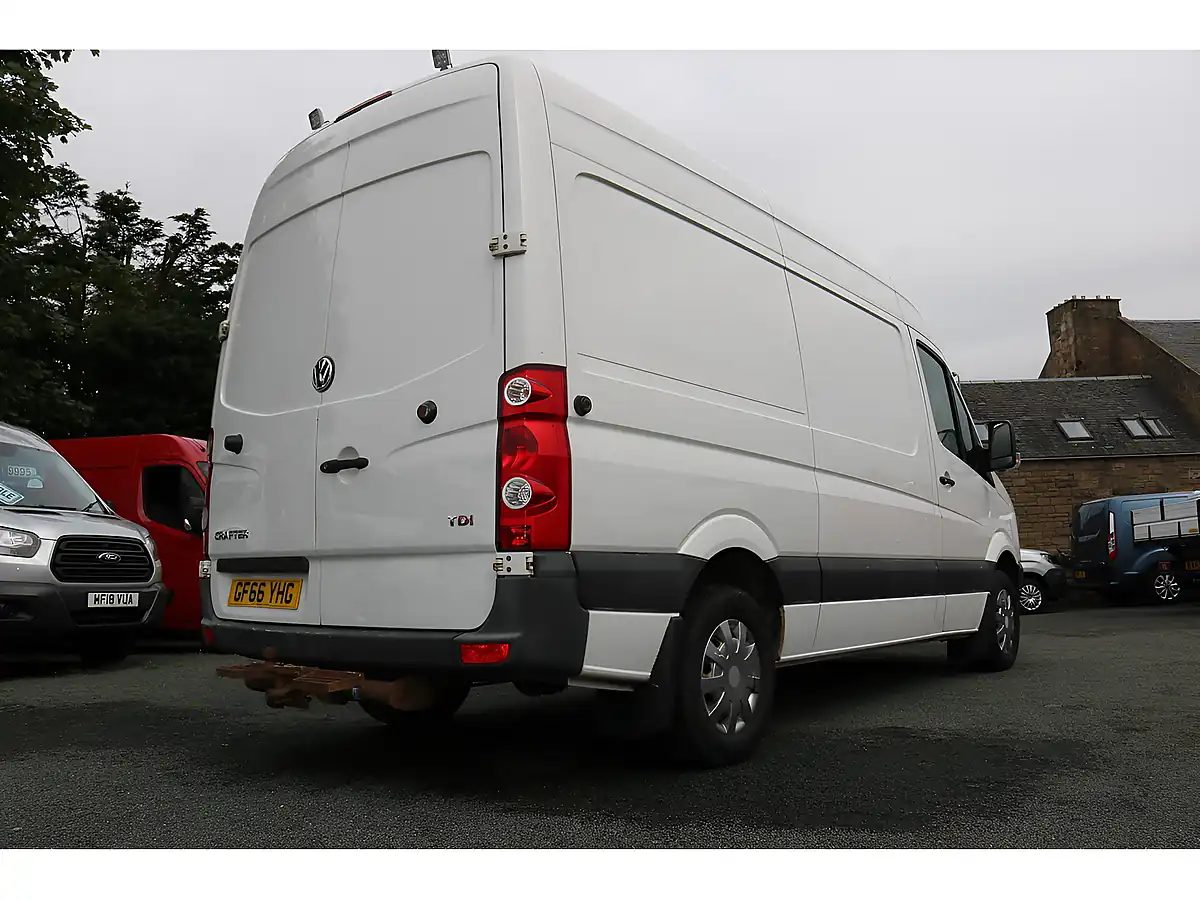 Used 2016 Volkswagen Crafter Cr35 H/R P/V White - Interior and Exterior details 9
