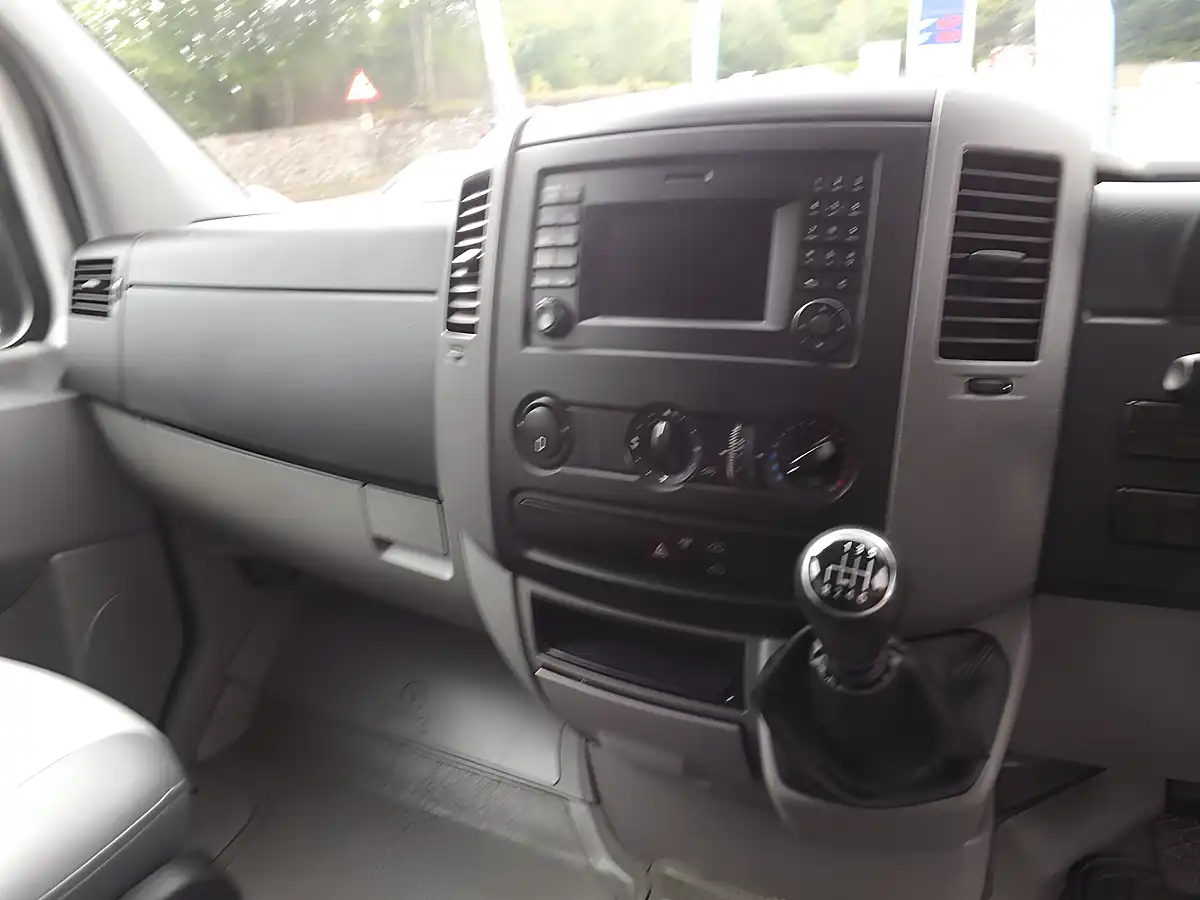 Used 2016 Volkswagen Crafter CR35 Panel Van L2 H3 White - Interior and Exterior details 12
