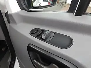 Used 2016 Volkswagen Crafter CR35 Panel Van L2 H3 White - Interior and Exterior details 13