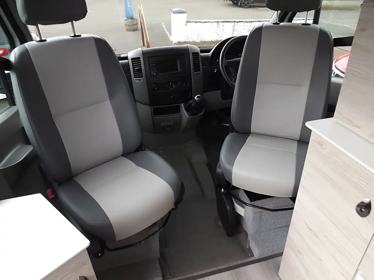 Used 2016 Volkswagen Crafter CR35 Panel Van L2 H3 White - Interior and Exterior details 17