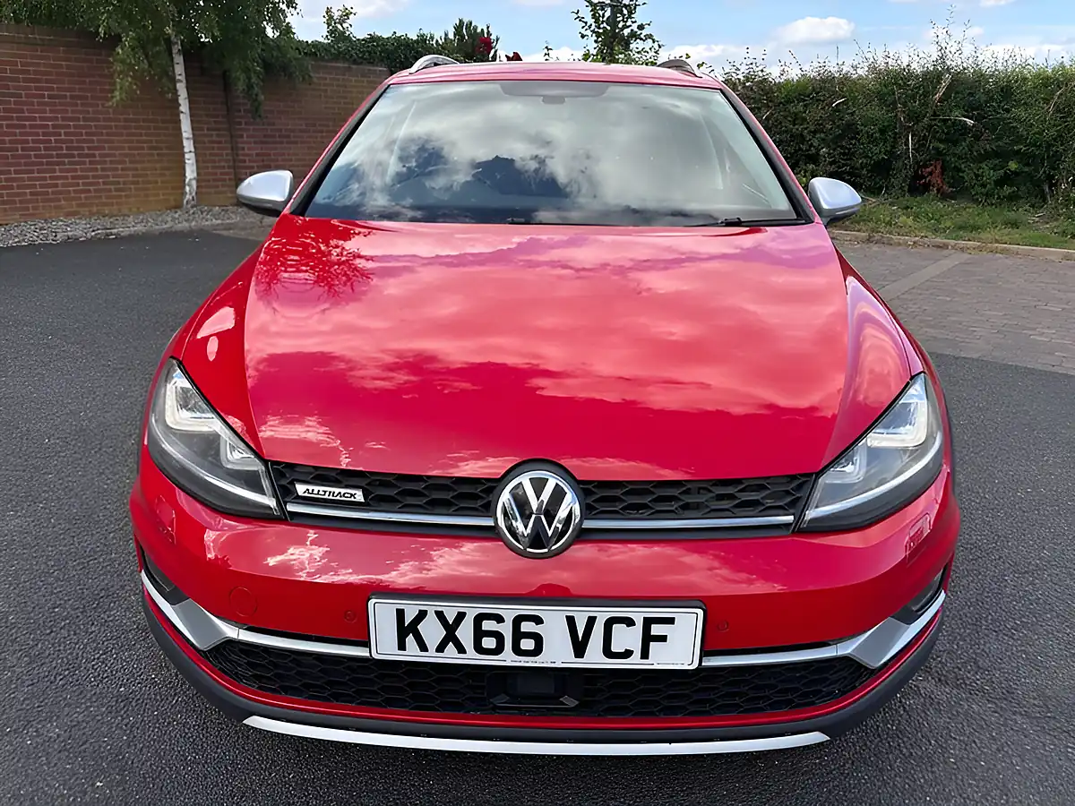 Used 2016 Volkswagen Golf Alltrack Bright Red - Interior and Exterior details 4