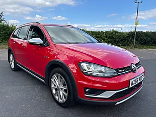 Used 2016 Volkswagen Golf Alltrack Bright Red - Interior and Exterior details 5