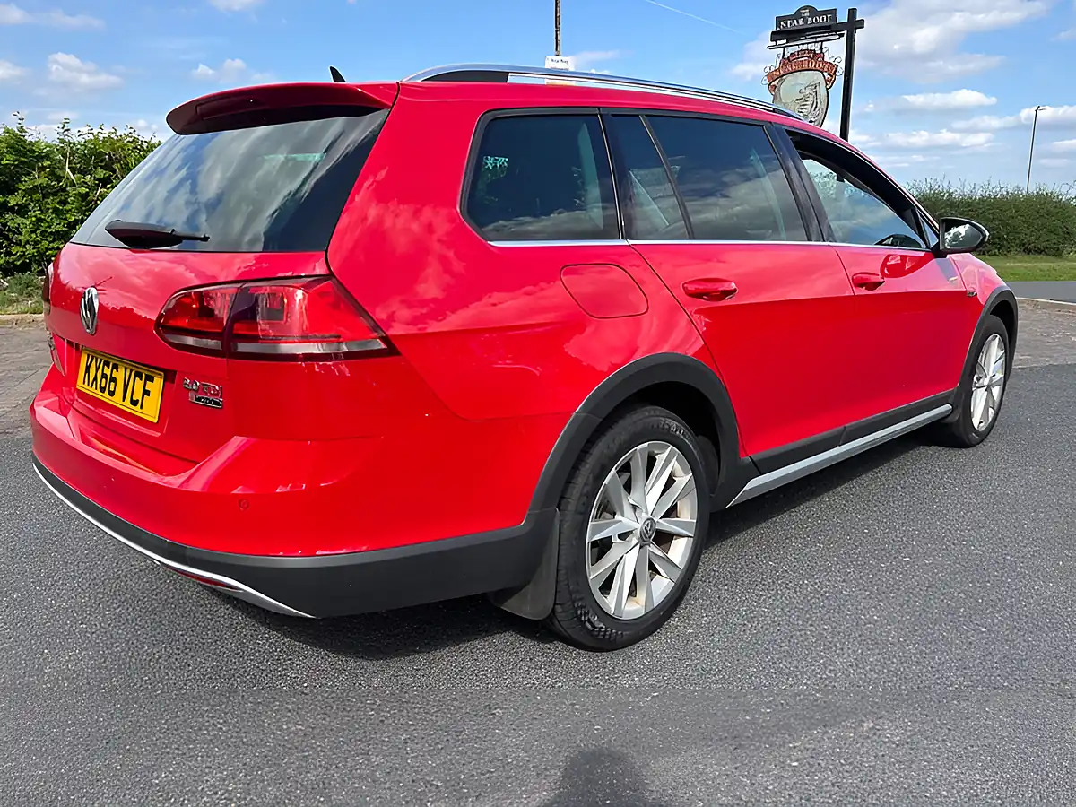 Used 2016 Volkswagen Golf Alltrack Bright Red - Interior and Exterior details 8