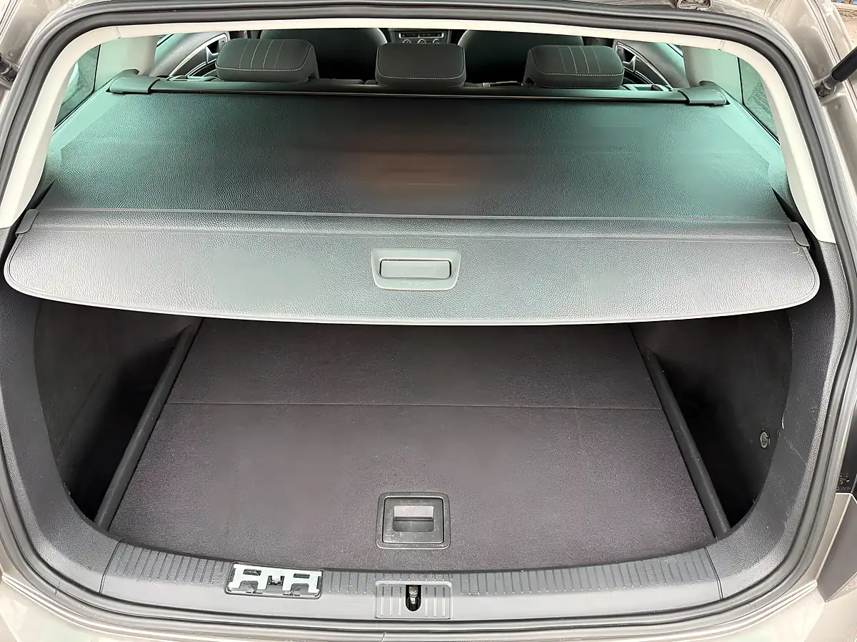 Used 2016 Volkswagen Golf Alltrack Grey - Interior and Exterior details 19
