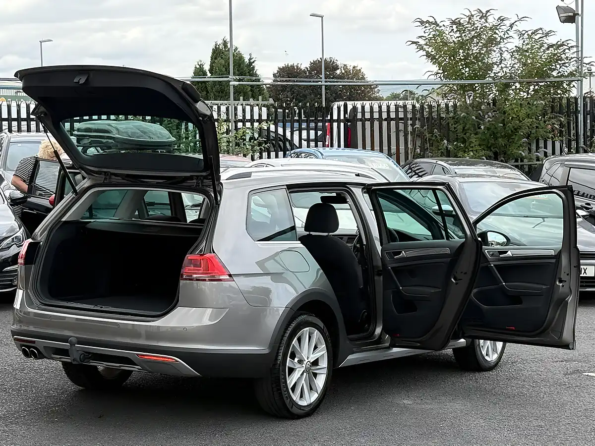 Used 2016 Volkswagen Golf Alltrack Grey - Interior and Exterior details 2