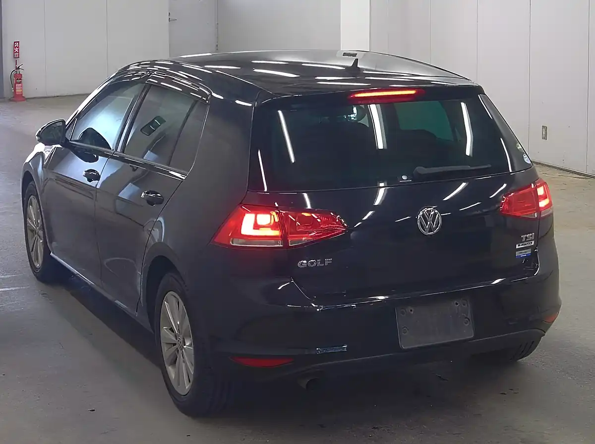 Used 2016 Volkswagen Golf Black - Interior and Exterior details 2