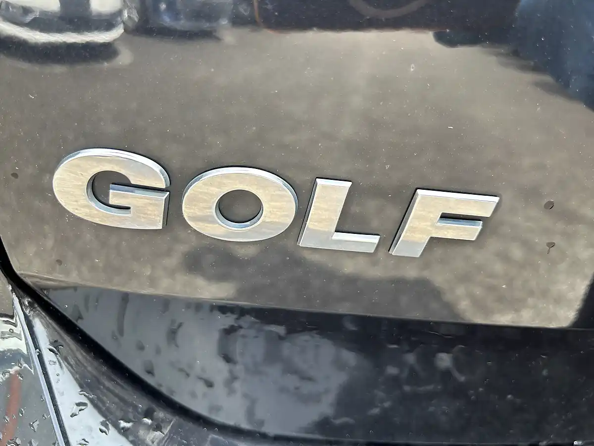 Used 2016 Volkswagen Golf Blue Motion Black - Interior and Exterior details 13