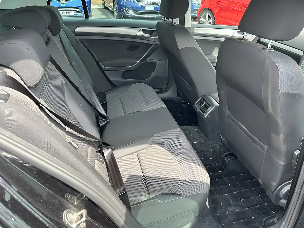 Used 2016 Volkswagen Golf Blue Motion Black - Interior and Exterior details 14