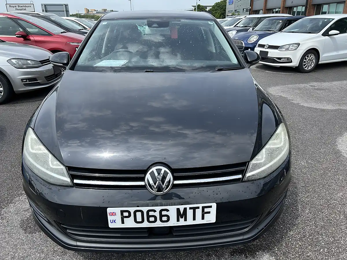 Used 2016 Volkswagen Golf Blue Motion Black - Interior and Exterior details 2