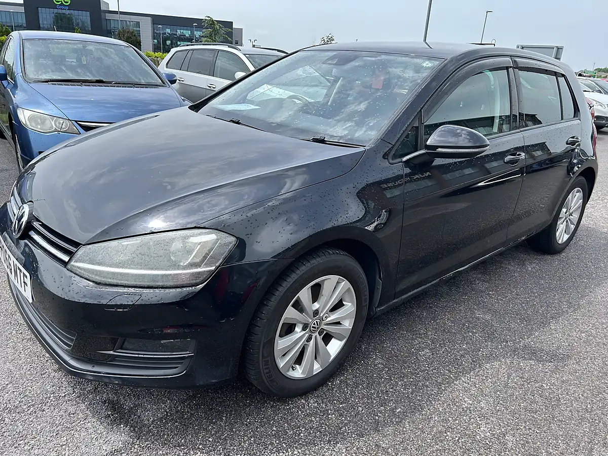 Used 2016 Volkswagen Golf Blue Motion Black - Interior and Exterior details 3