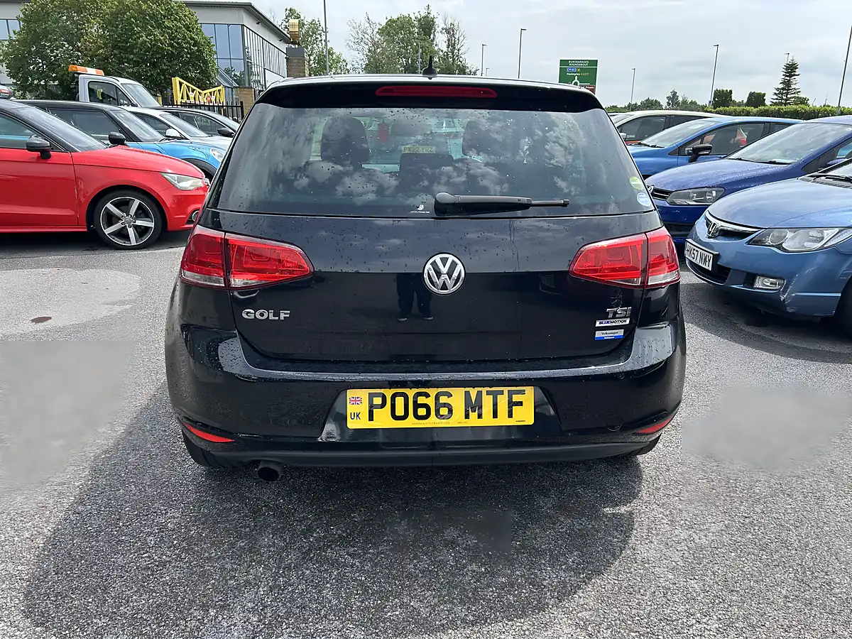 Used 2016 Volkswagen Golf Blue Motion Black - Interior and Exterior details 5