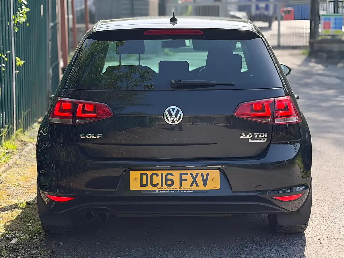 Used 2016 Volkswagen Golf Bluemotion Tech GT Black - Interior and Exterior details 10