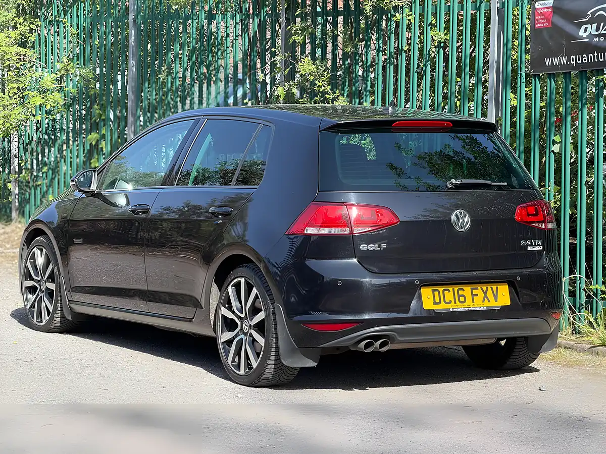 Used 2016 Volkswagen Golf Bluemotion Tech GT Black - Interior and Exterior details 12